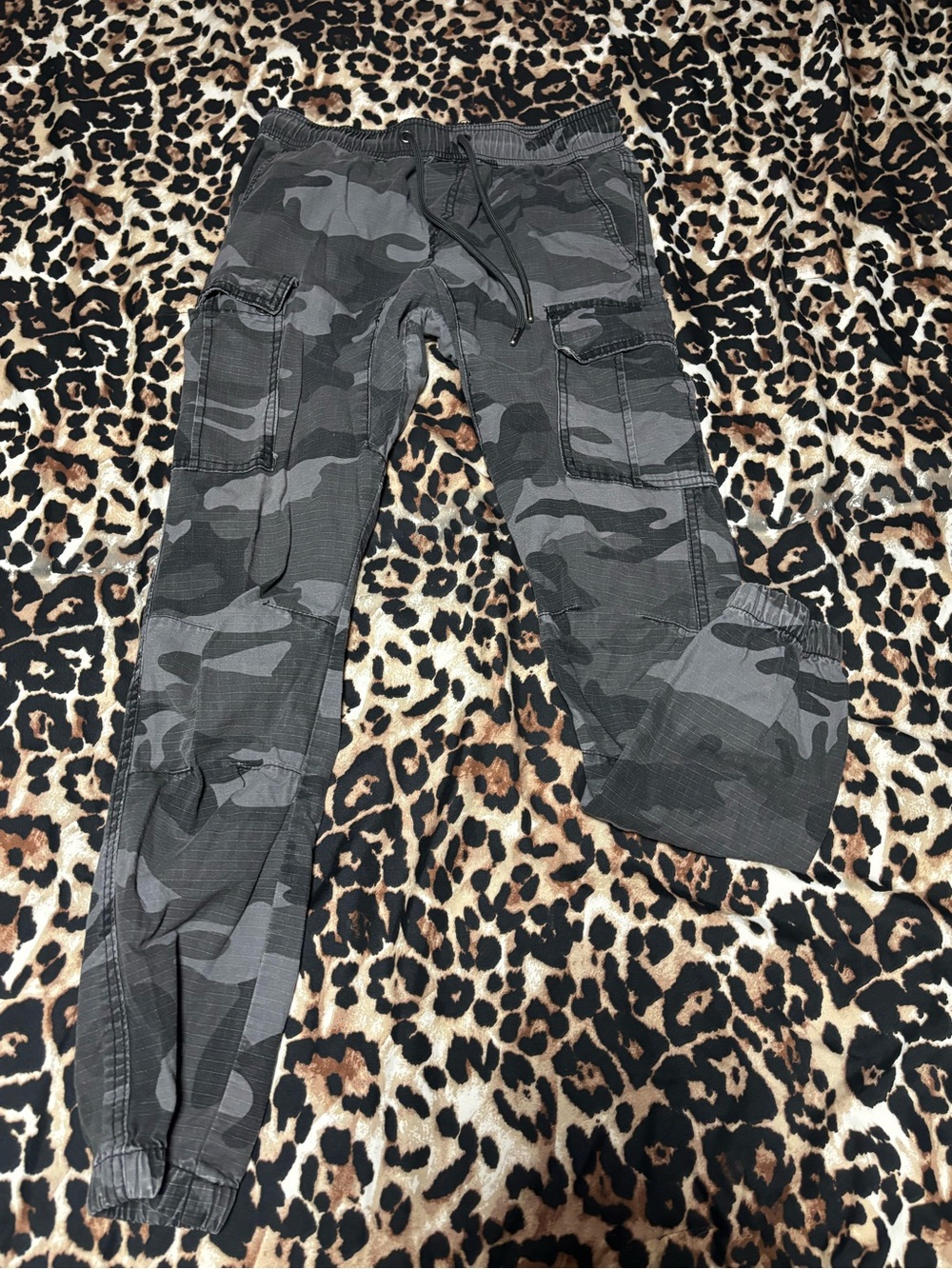 Camo Utility Jogger Pants - Gray